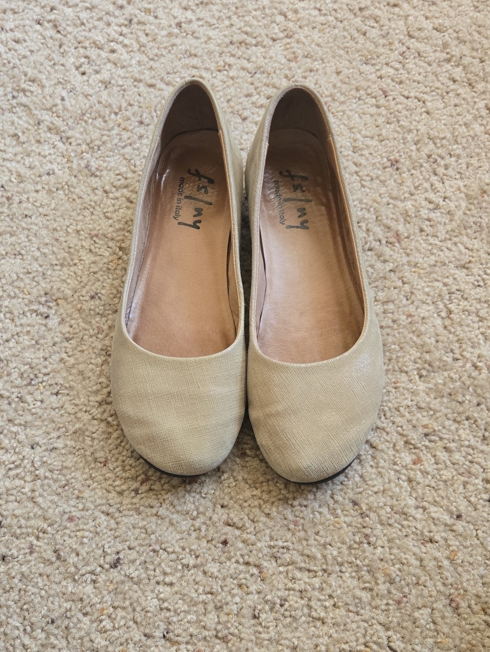 FS/NY Neutral Beige Round-Toe Flats